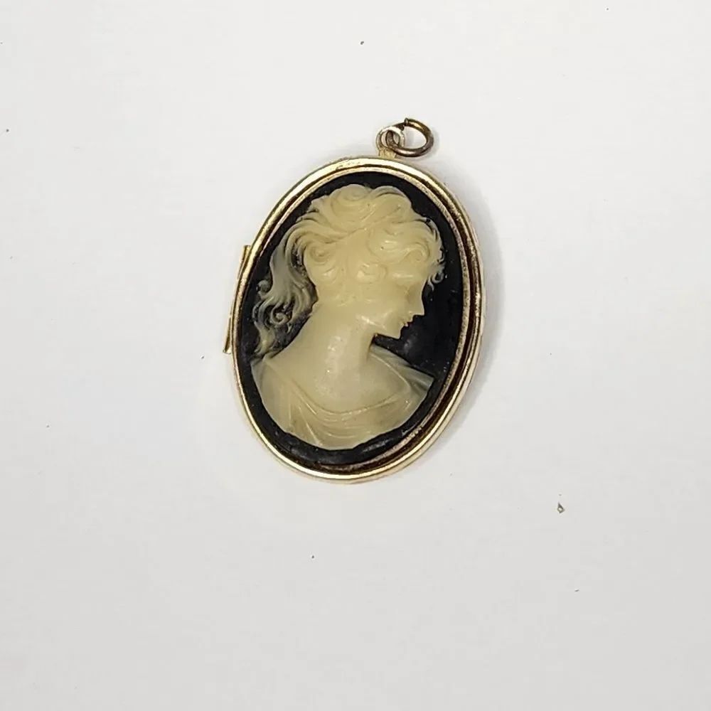 Vintage Pendant & Brooch Pendant Victorian Silhouette Woman French Art Cameo